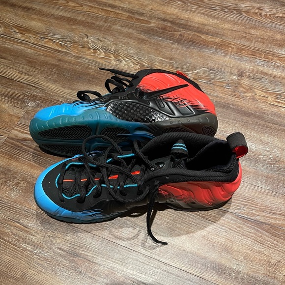 Nike Air Foamposite Pro Spider-Man - Picture 2 of 4